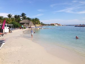 Bezoek Mambo Beach tijdens een vakantie Curaçao